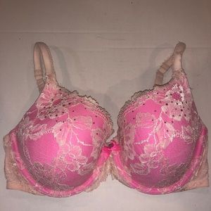 34DD Victoria Secret Bra in Pink